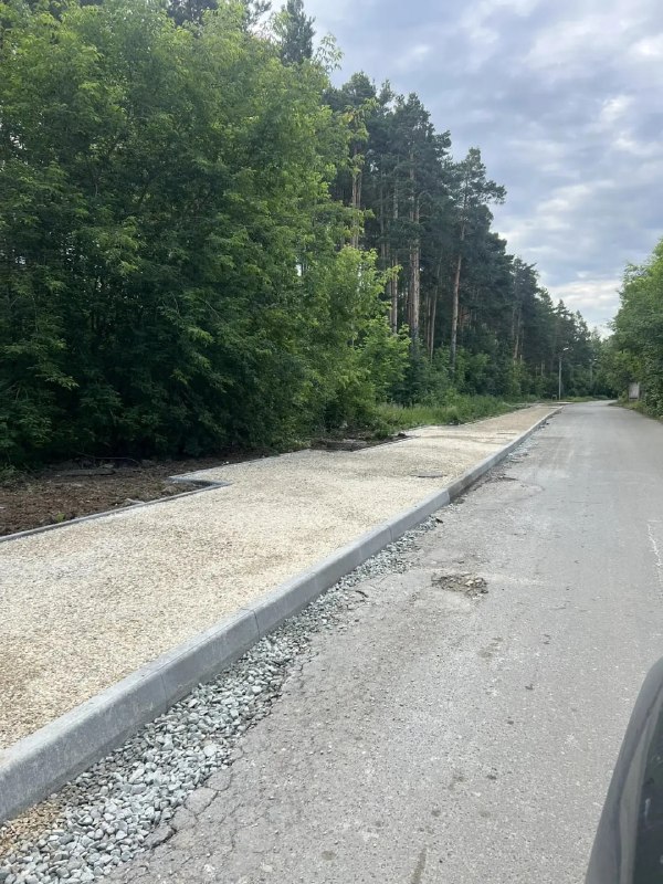 Ремонт тротуара в Берёзовском завершился благодаря депутатам