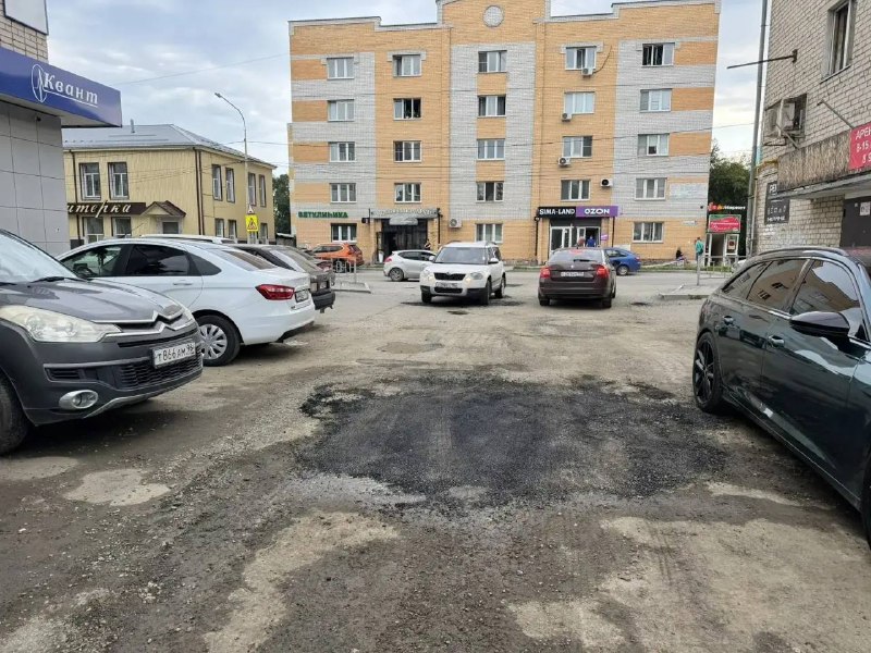 Убран неудобный въезд и сделан тротуар возле дома на ул. Красных Героев, 3