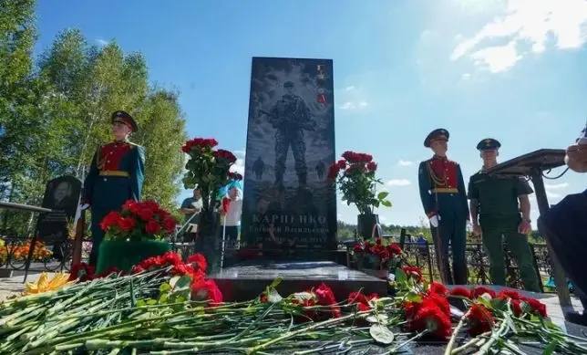 Открытие памятника Герою России в Берёзовском