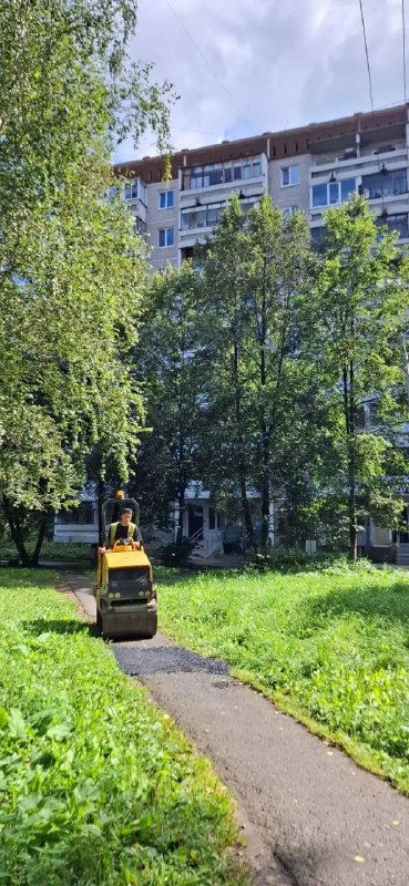 Ремонт территории около дома ветеранов