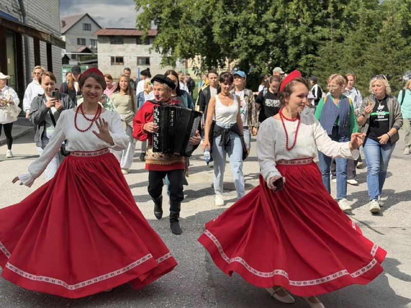 Традиционные гуляния в Старопышминске