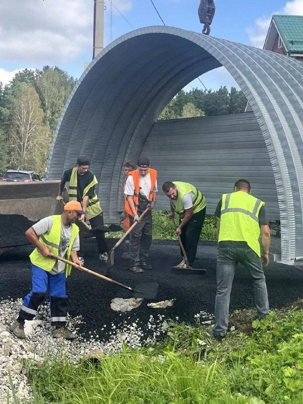 Установка новой остановки на улице Ленина в Сарапулке