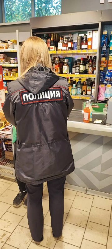 В Берёзовском продавцы в двух магазинах продали алкоголь подросткам во время контрольной закупки