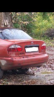 Житель год не может добиться вывоза брошенного автомобиля на улице Циолковского