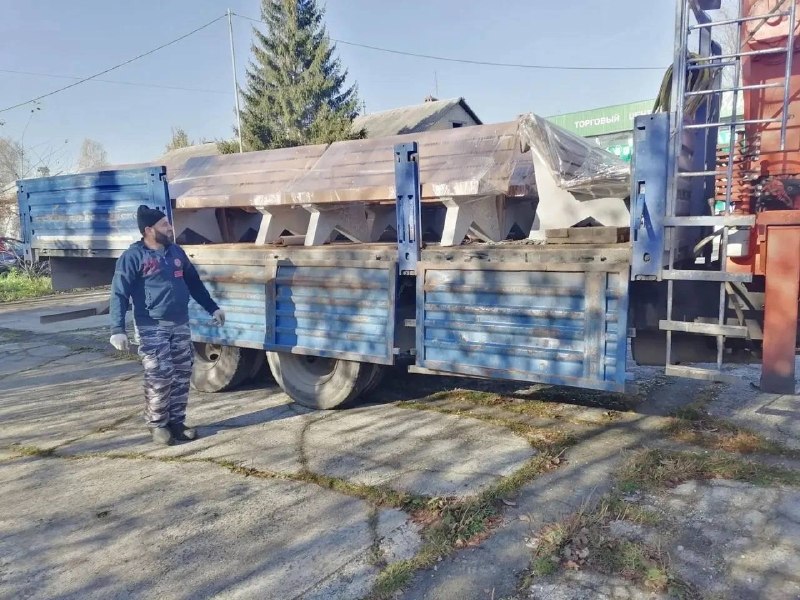 В Кедровке установили шесть новых скамеек