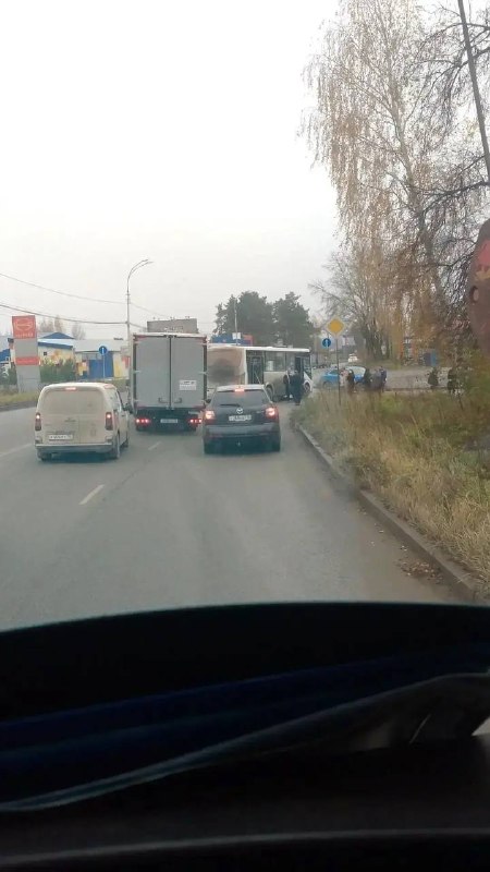 Столкновение длинномера и автобуса произошло между шахтой Южной и БСУ